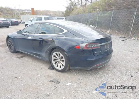 2013 Tesla Model S из США, поврежденный, VIN 5YJSA1AC5DFP11172